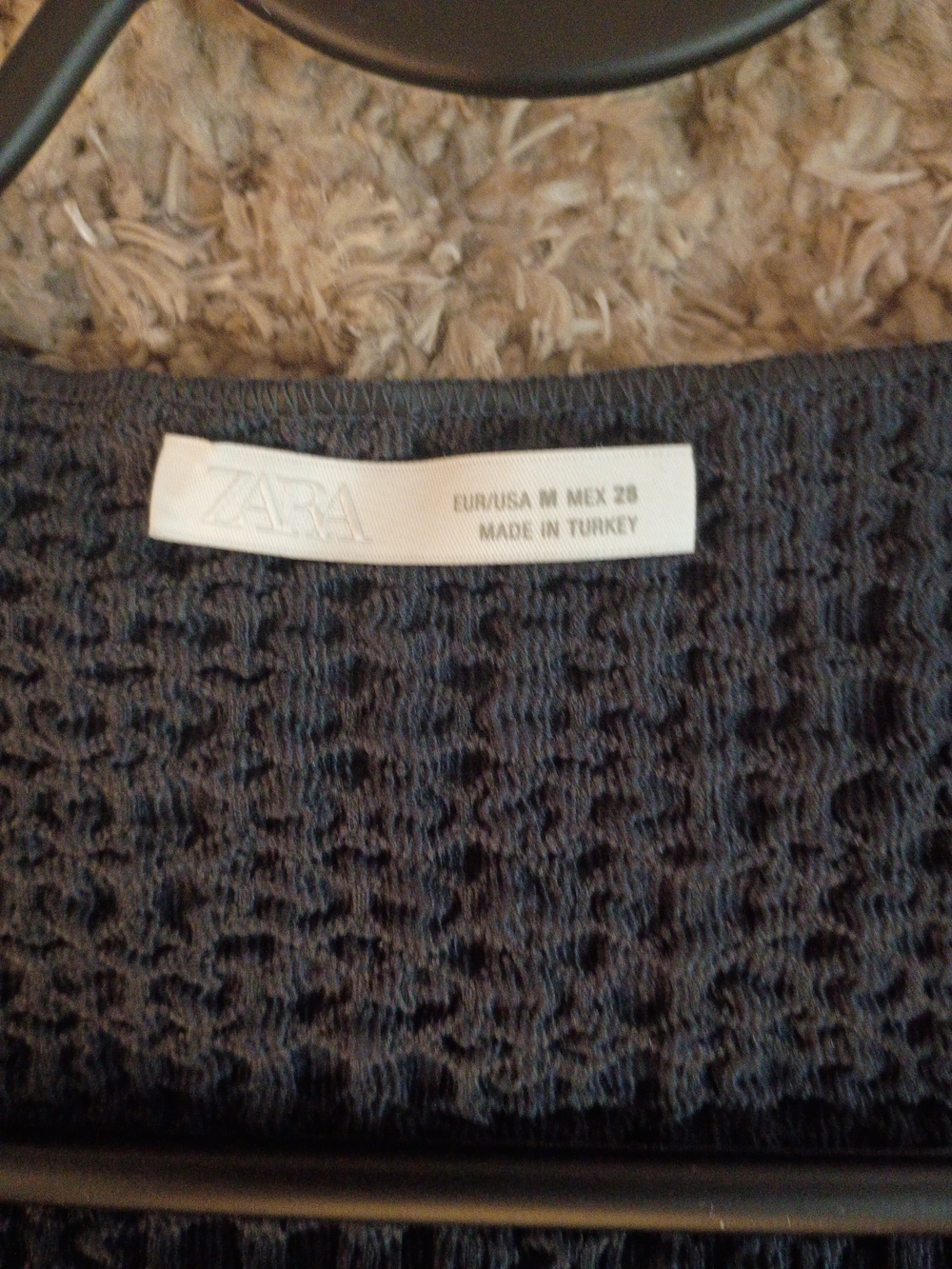 Zara Sleeveless Black Textured V-Neck Top Size M - Picture 2 of 4